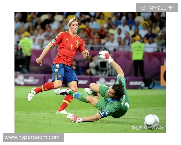 经典传奇劳尔高清壁纸展现西班牙足球巨星永恒风采